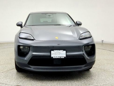 Used 2025 Porsche Macan Electric RWD image 2