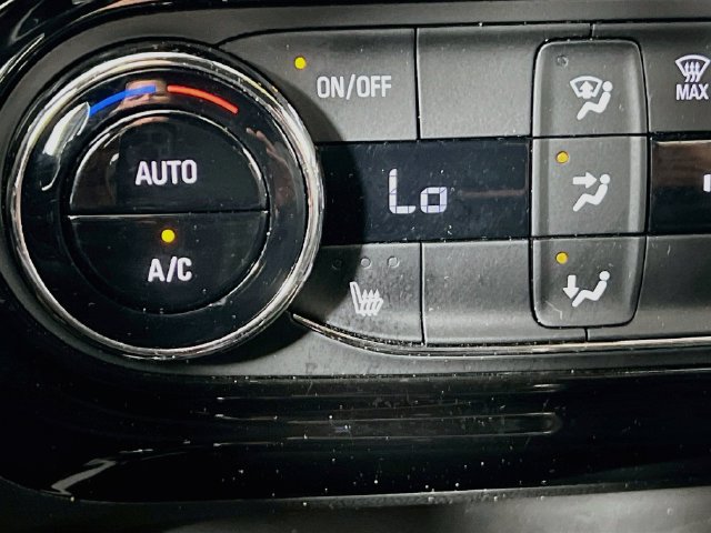 Used 2024 Chevrolet Trax RS w/ Driver Confidence Package FWD image 21