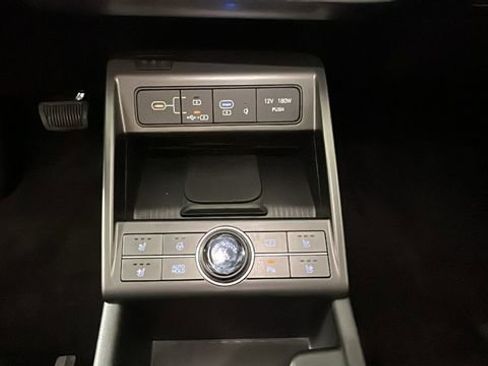Certified 2025 Hyundai Kona Limited AWD/4WD image 23