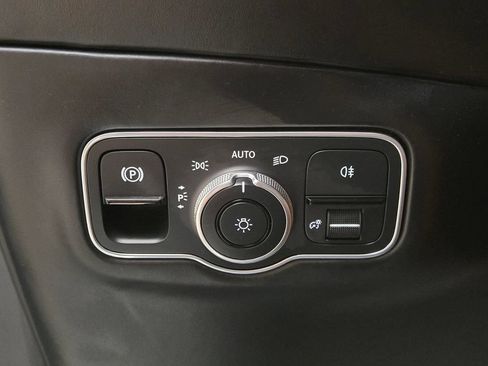 Used 2022 Aston Martin DBX AWD/4WD image 42