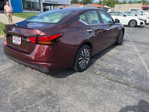 Used 2025 Nissan Altima 2.5 SV FWD image 8