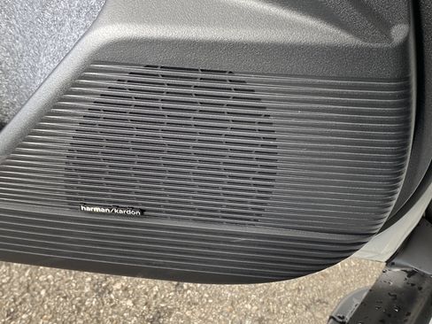 New 2026 Subaru Outback Touring XT image 29