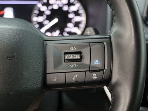 Used 2025 Nissan Rogue SV FWD image 23