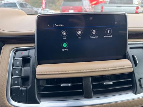 Used 2021 Chevrolet Suburban Premier w/ Premium Package image 25