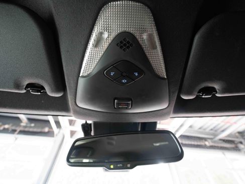 Used 2019 Toyota C-HR Limited FWD image 18