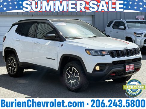 Used 2025 Jeep Compass Trailhawk AWD/4WD image 7