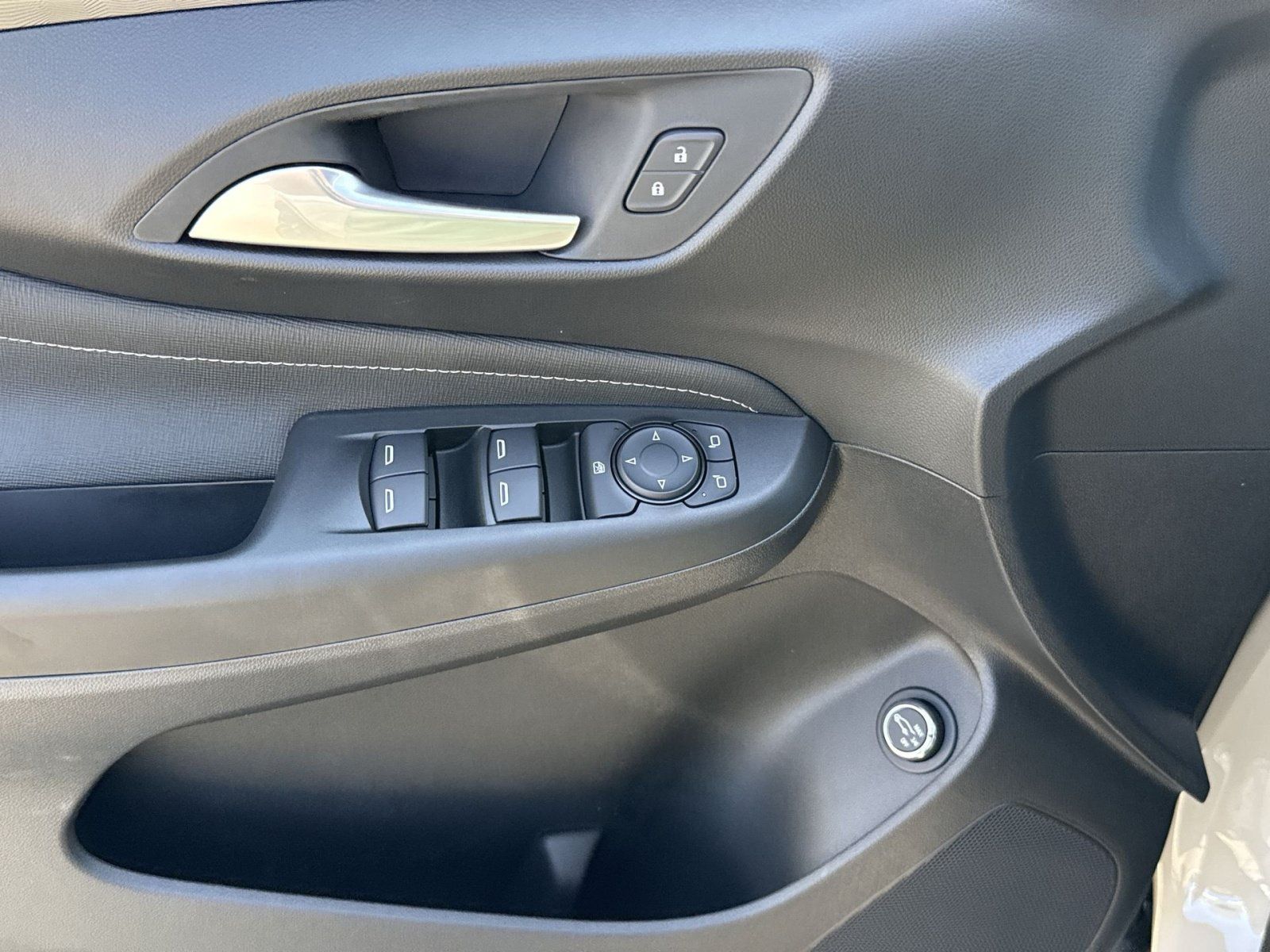 New 2026 Buick Envista Sport Touring w/ Studio Series FWD image 15