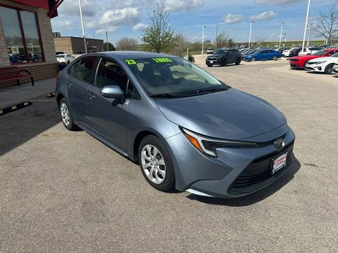 Used 2023 Toyota Corolla LE FWD image 3