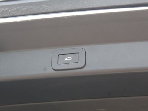 Used 2024 Land Rover Range Rover Sport image 13