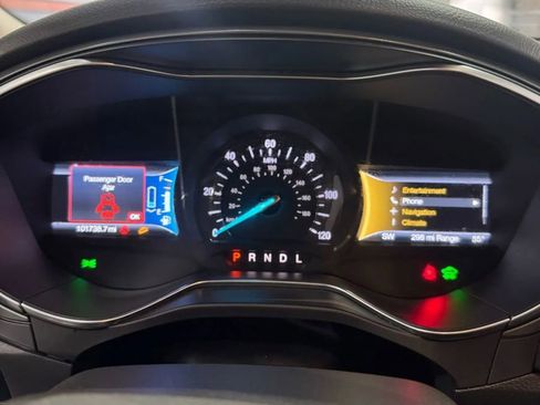 Used 2015 Ford Fusion Energi Titanium w/ Driver Assist Package image 28