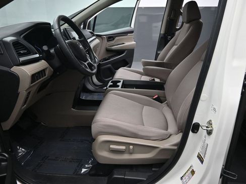 Used 2019 Honda Odyssey LX image 12