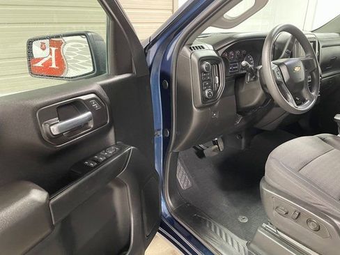 Used 2023 Chevrolet Silverado 1500 Custom image 10