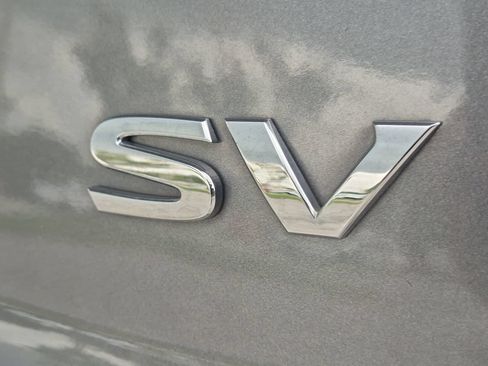 Used 2023 Nissan Rogue SV FWD image 8