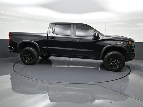 Used 2025 Chevrolet Silverado 1500 ZR2 w/ Technology Package image 7