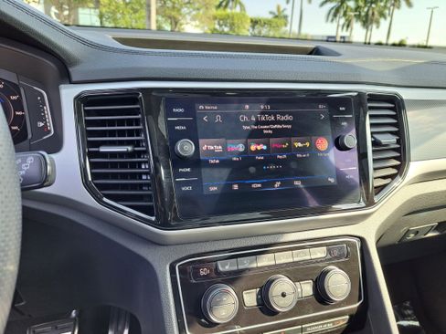 Used 2022 Volkswagen Atlas SEL R-Line image 16