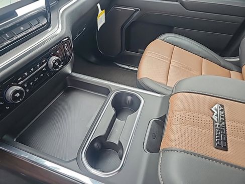 Used 2025 Chevrolet Silverado 2500 High Country w/ Technology Package image 26