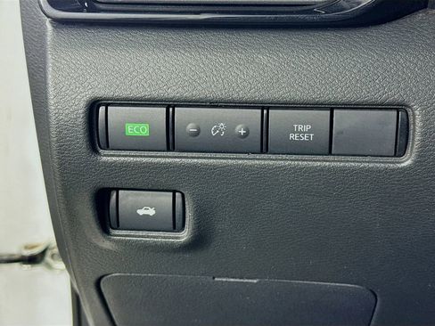 Used 2023 Nissan Sentra SR w/ Electronics Package image 10