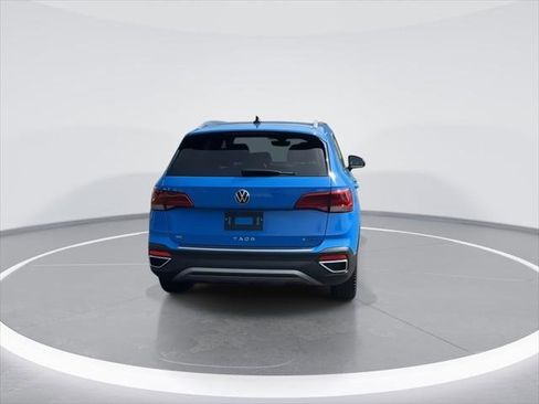Certified 2023 Volkswagen Taos SE w/ Panoramic Sunroof Package AWD/4WD image 7
