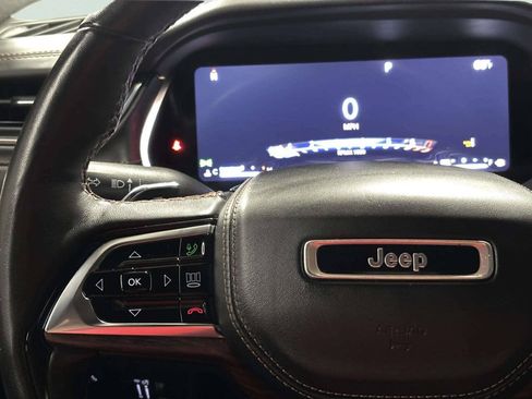 Used 2023 Jeep Grand Cherokee Summit AWD/4WD image 34