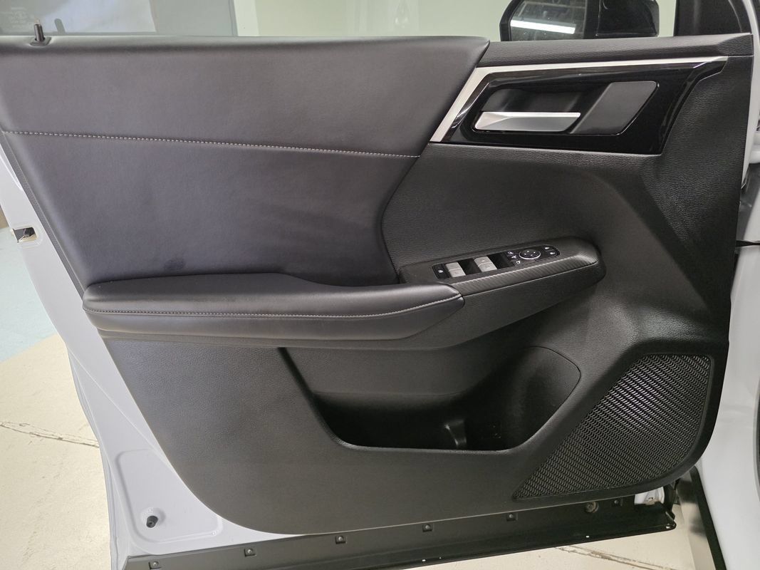 Used 2024 Mitsubishi Outlander AWD image 18