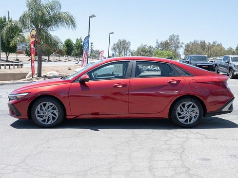 Used 2024 Hyundai Elantra SEL FWD image 8