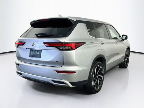 Used 2024 Mitsubishi Outlander SE AWD/4WD image 9
