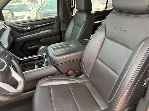 Used 2024 GMC Yukon XL Denali AWD/4WD image 7