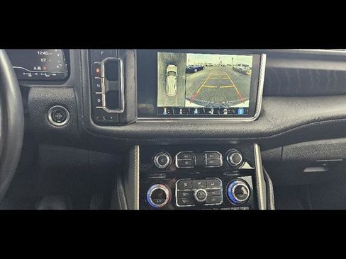 Used 2022 GMC Yukon XL Denali image 17