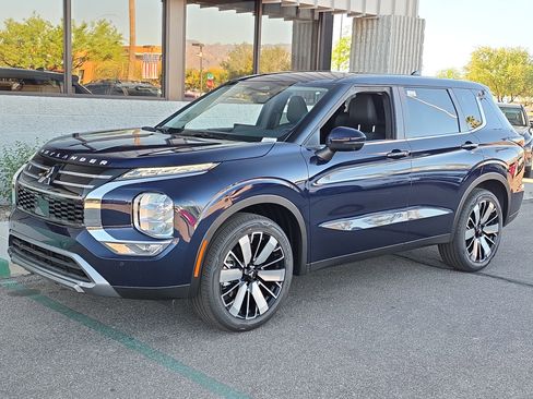 New 2026 Mitsubishi Outlander SE image 3