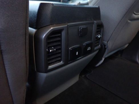 Used 2017 Ford F250 XLT w/ XLT Premium Package image 23