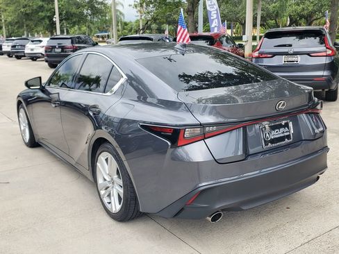 Used 2023 Lexus IS 300 w/ Comfort Package RWD image 5