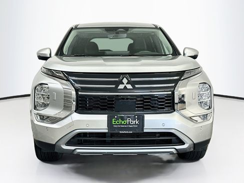 Used 2025 Mitsubishi Outlander SE AWD/4WD image 2