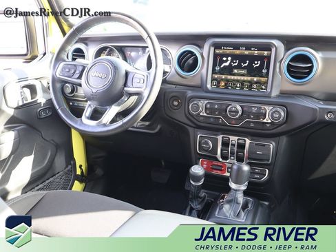 Used 2023 Jeep Wrangler Unlimited Rubicon 4xe w/ Cold Weather Group AWD/4WD image 13