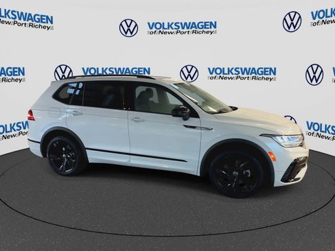 Used 2024 Volkswagen Tiguan SE R-Line FWD image 9