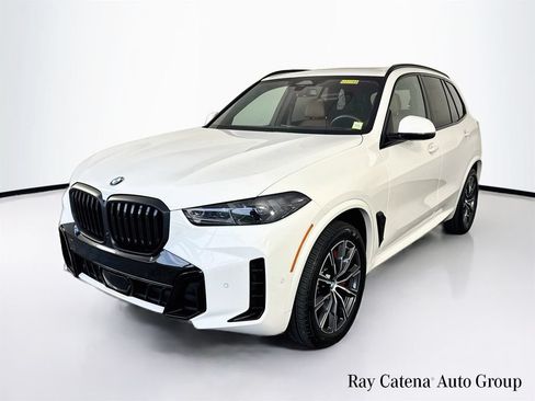 Used 2025 BMW X5 xDrive40i w/ M Sport Package AWD/4WD image 3