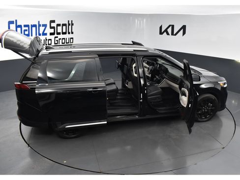 Used 2022 Kia Carnival SX FWD image 32