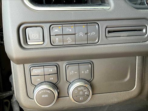 Used 2021 GMC Yukon AT4 image 31