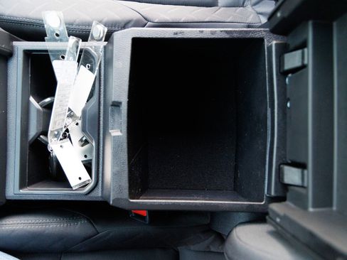 Used 2024 Toyota Tacoma SR image 28