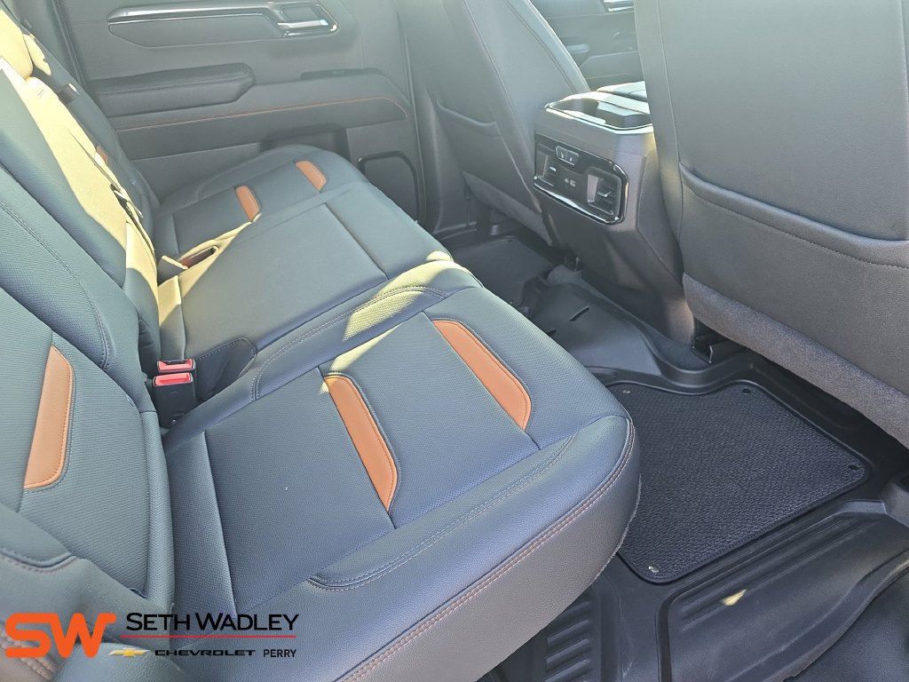 Used 2025 GMC Sierra 1500 AT4 w/ AT4 Premium Package AWD/4WD image 11