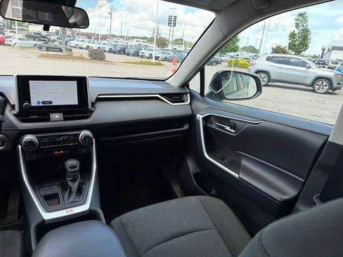 Used 2024 Toyota RAV4 XLE FWD image 28