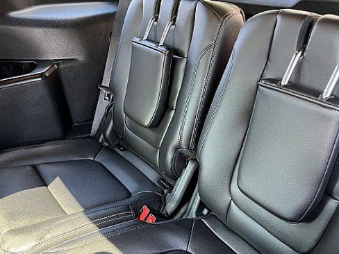 Used 2017 Ford Explorer Limited w/ Equipment Group 301A AWD/4WD image 16