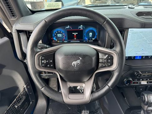 Used 2025 Ford Bronco Badlands image 19