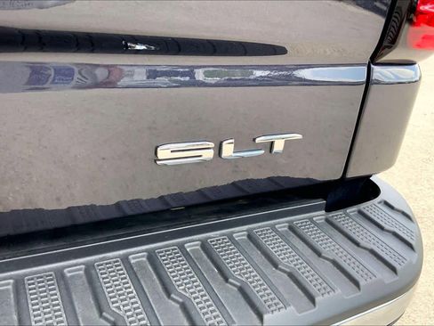 Used 2025 GMC Sierra 1500 SLT image 10