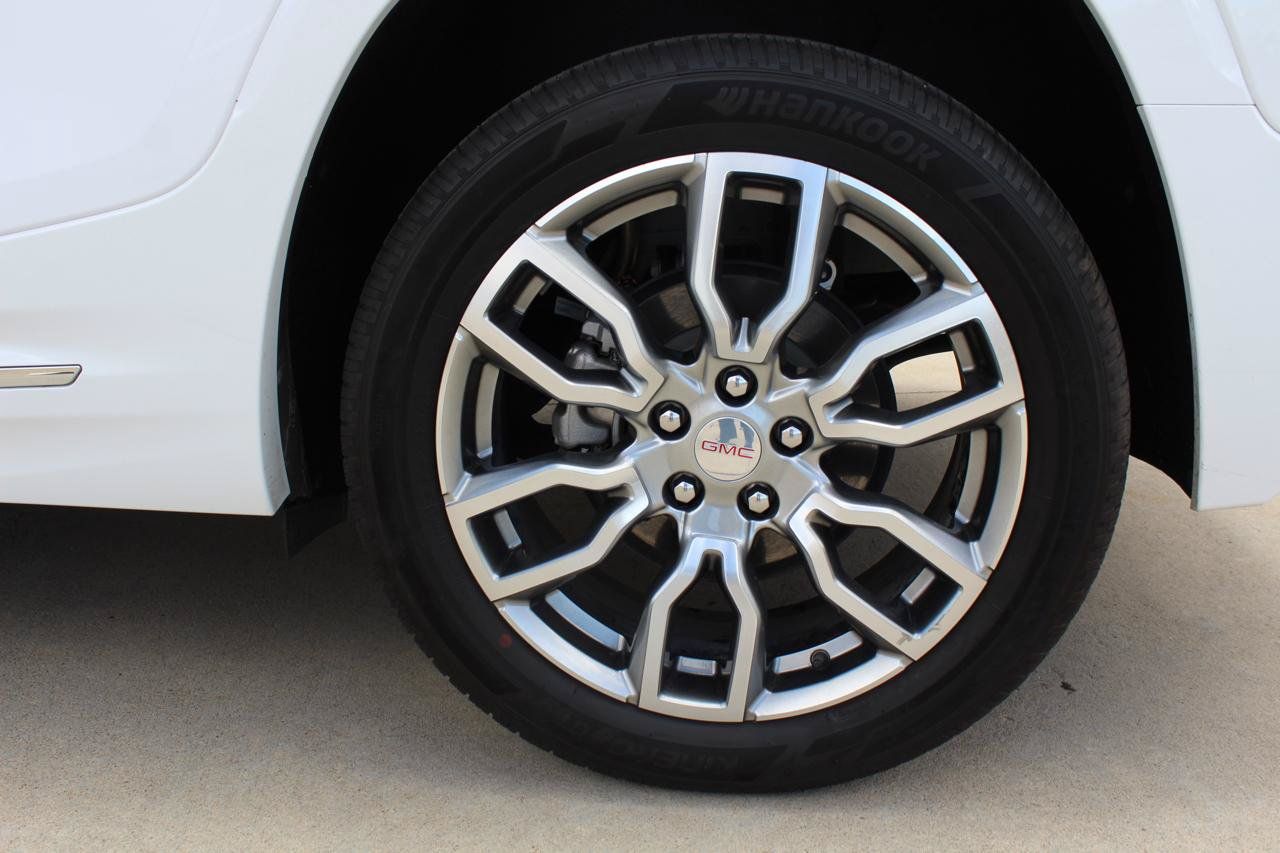 Used 2024 GMC Terrain Denali w/ Denali Premium Package AWD/4WD image 42