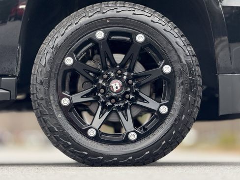 Used 2018 Chevrolet Tahoe LT image 20