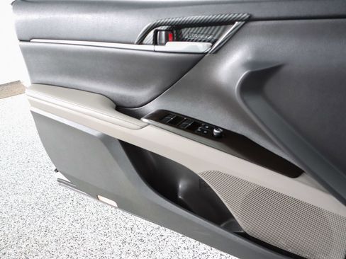 Used 2022 Toyota Camry XSE w/ Navigation Package image 22