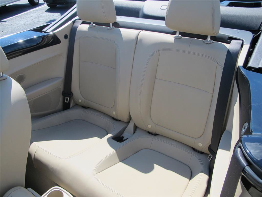Used 2013 Volkswagen Beetle 2.0T FWD image 11