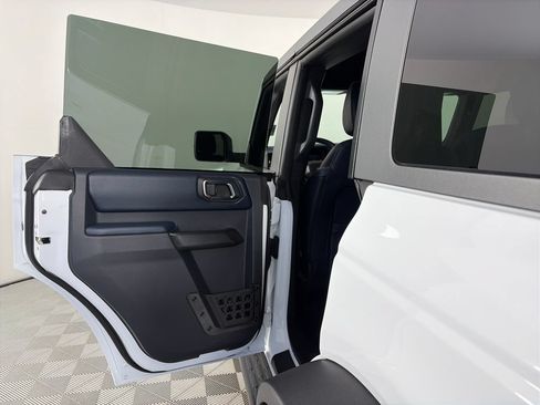 Used 2024 Ford Bronco Outer Banks AWD/4WD image 12