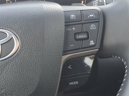 Certified 2025 Toyota Camry SE image 24