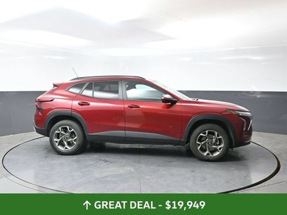 Used 2025 Chevrolet Trax LT